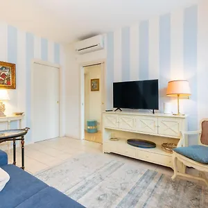  Apartment Grattacielo